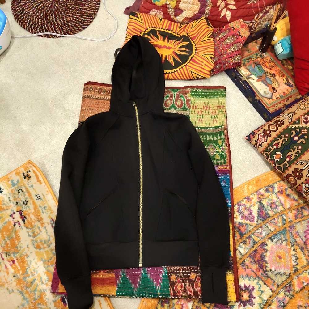 Lululemon black hoodie size 6